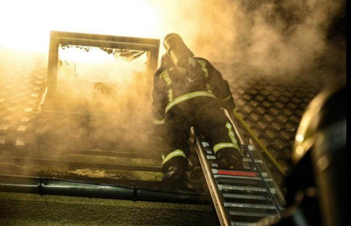 un incendie détruit le 1er étage et la toiture d’un pavillon, la Vmc serait en cause