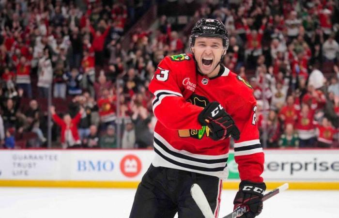 Philipp Kurashev joue le héros de Chicago dans la LNH