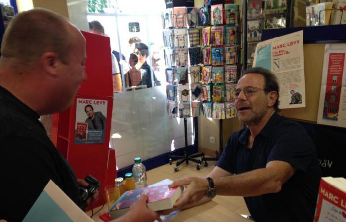 Marc Lévy revient à Deauville pour lui consacrer « La Bibliothèque des livres interdits »