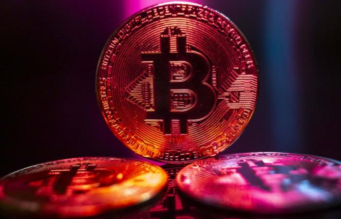 Bitcoin reprend sa hausse, touchant brièvement 90 000 $ en fin d’après-midi