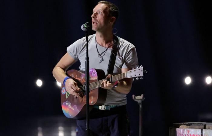 Chris Martin interrompt un concert pour aider un garçon dans la fosse