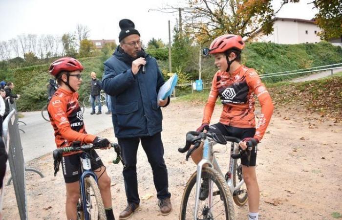 Le cyclo-cross de Belmont-de-la-Loire attire toujours autant de monde