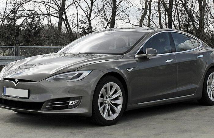 quatre amis meurent, brûlés vifs dans une Tesla