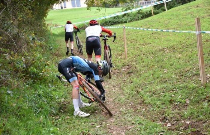 Le cyclo-cross de Belmont-de-la-Loire attire toujours autant de monde