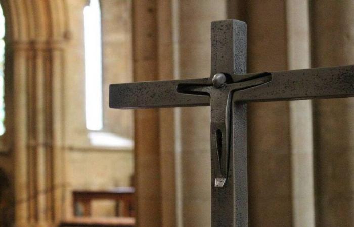 hosties et leur coupe volées dans une église de la Somme