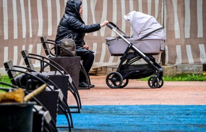 une loi interdisant la promotion d’une vie « sans enfants » adoptée en pleine crise démographique