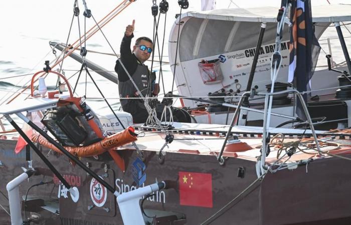 deux skippers blessés à la cheville deux jours après le départ