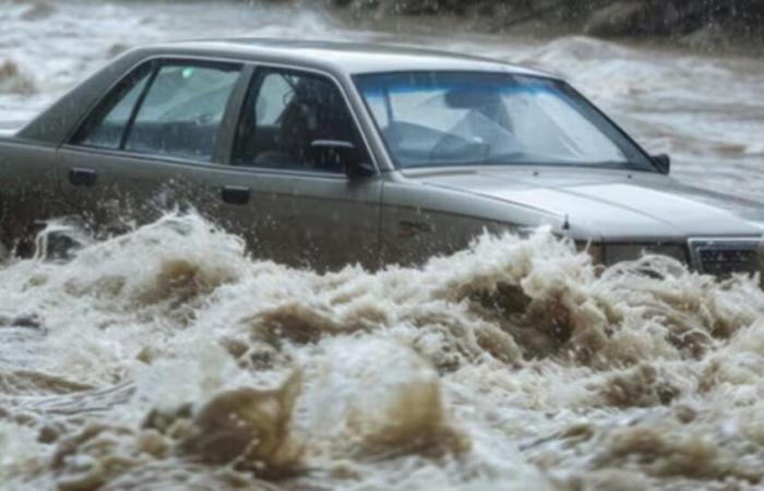 Sa voiture submergée par l’inondation, il risque d’être licencié