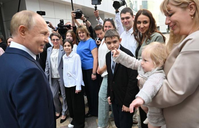 Les députés interdisent la promotion d’un mode de vie « sans enfants ».