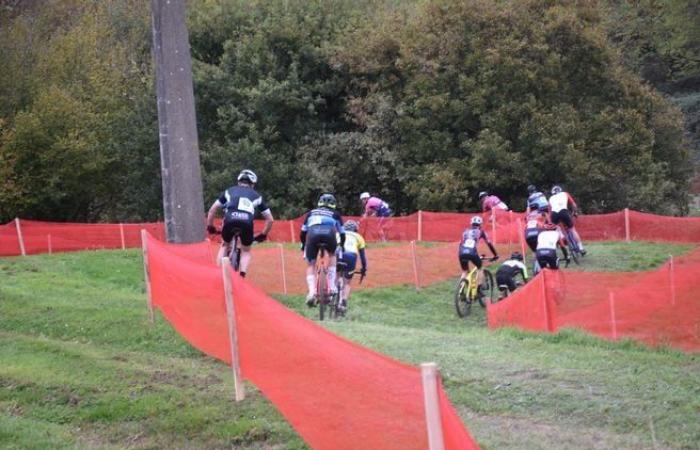 Le cyclo-cross de Belmont-de-la-Loire attire toujours autant de monde