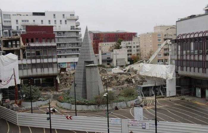 Autour d’une gare des Yvelines, une opération « totalement folle » est en cours, tout un quartier bouleversé