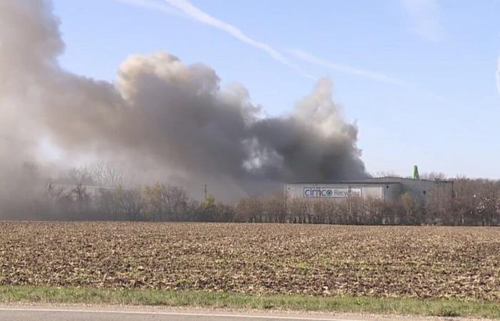 L’incendie au centre de recyclage de Sterling suscite une large réaction