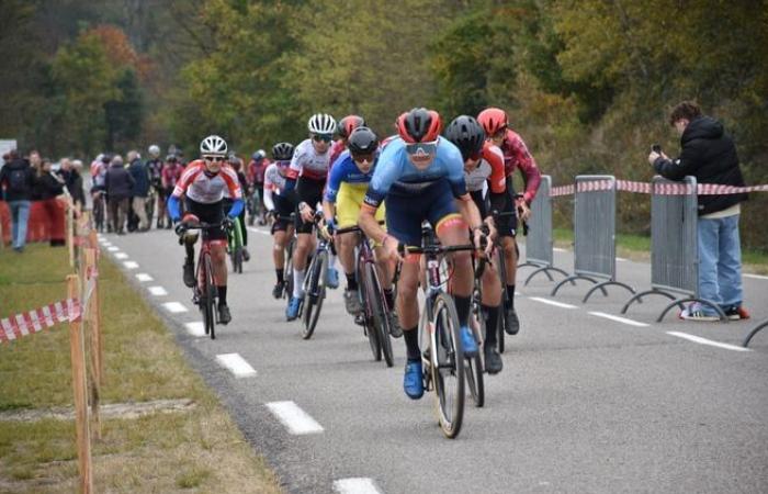 Le cyclo-cross de Belmont-de-la-Loire attire toujours autant de monde