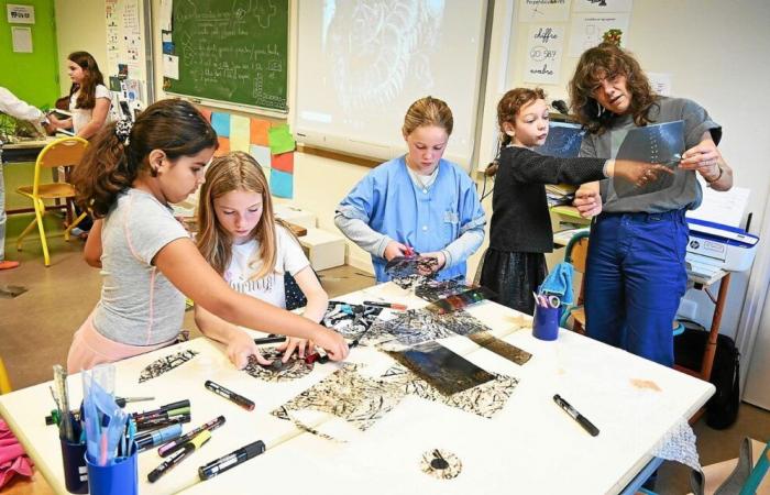 A Plougasnou, des étudiants fabriquent un monstre marin pour le festival de la Baie des Livres [En images]