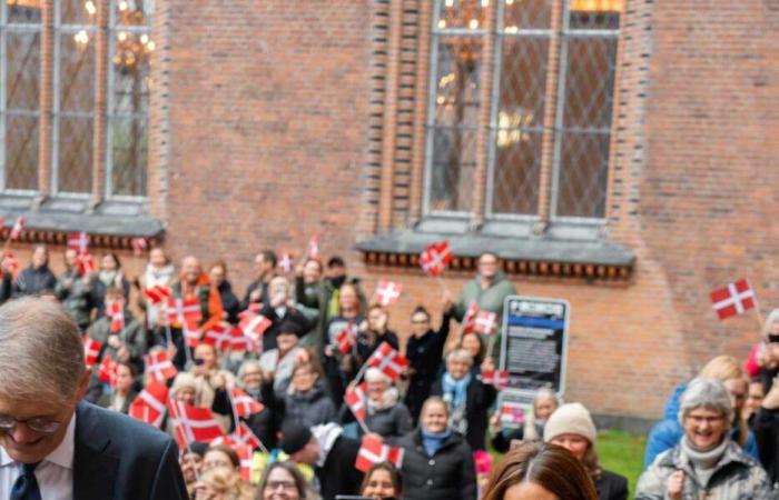 La reine Mary rend visite aux diaconesses pour perpétuer une tradition royale vieille de 160 ans