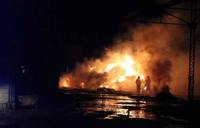 Incendie dans un hangar agricole dans l’Oise, les pompiers sur place pour éteindre l’incendie