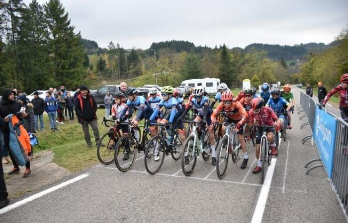 Le cyclo-cross de Belmont-de-la-Loire attire toujours autant de monde