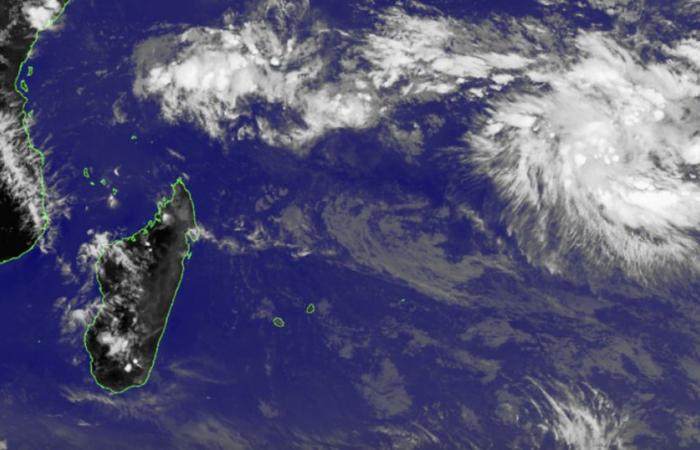 La perturbation tropicale à 2 490 km de La Réunion, aucune menace pour les terres habitées