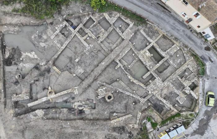 ce village dévoile des vestiges médiévaux en centre ville