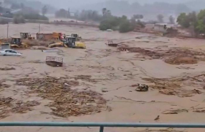 Panique totale à Benamargosa (Málaga) après le débordement du barrage et de la rivière : « Ne vous en approchez pas !