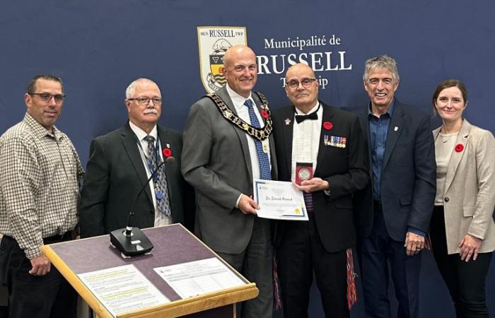 Le Dr Darrell Menard reçoit le Prix de reconnaissance citoyenne