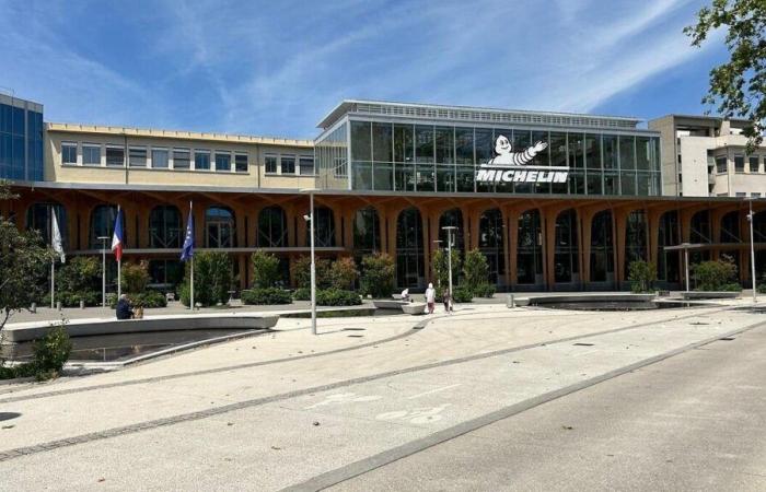 Quatre bus du Morbihan et du Maine-et-Loire en route pour la « manifestation Michelin » à Clermont-Ferrand ce mercredi matin