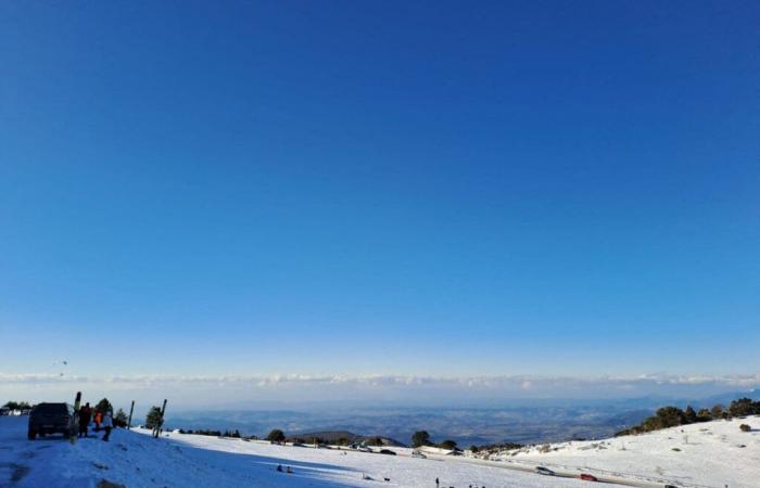 Vaucluse. Les premières neiges sur le Mont Ventoux annoncent l’arrivée de l’hiver : perturbations sur les routes