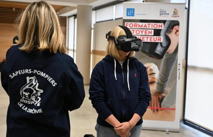 Drôme. Avec la réalité virtuelle, les collégiens sont formés aux gestes qui sauvent des vies