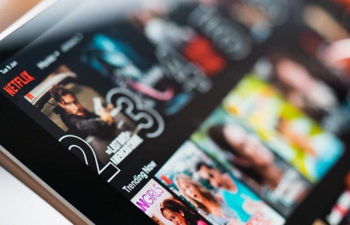 comment Netflix se rapproche du modèle télévisuel traditionnel