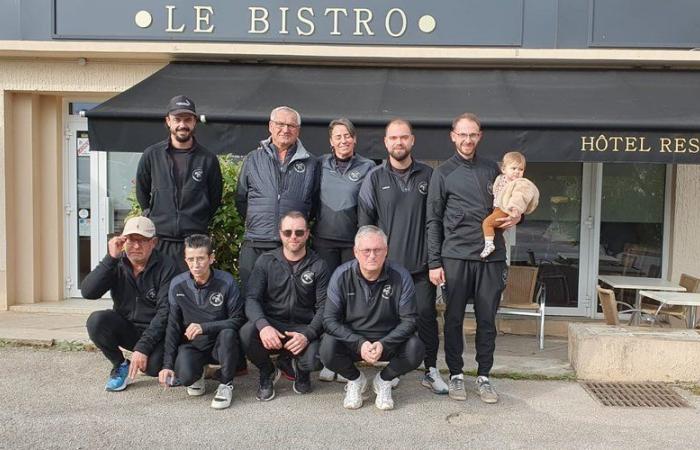 Petanque in Aveyron. Saint-Sernin-sur-Rance and Olemps persist