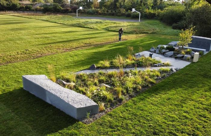 où en est le projet de jardin du souvenir à Paris ?