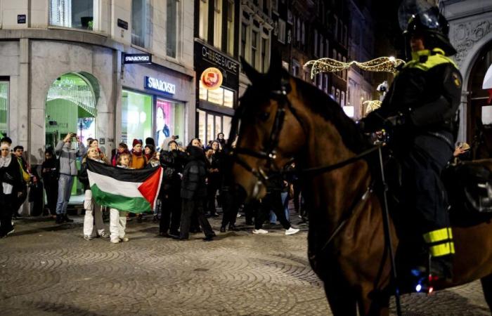 plusieurs dizaines de militants pro-palestiniens arrêtés lors d’une manifestation interdite à Amsterdam