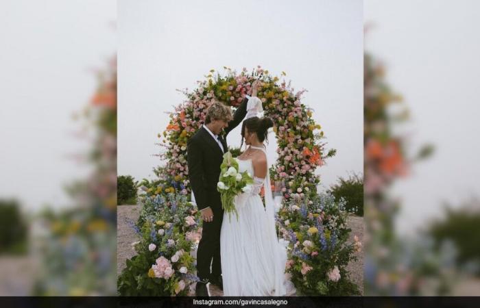 Le mariage de rêve de l’acteur Gavin Casalegno sur les collines de Los Angeles s’est déroulé sous une magnifique arche florale