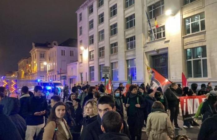 Tensions policières au centre de Bruxelles en marge de la visite de Bardella (photos et vidéos)