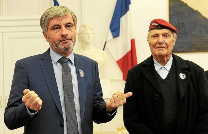 A Dinard, Gérard Cousin reçoit la médaille d’or de la Jeunesse et des Sports