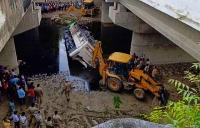 Au Pakistan, une mariée est la seule survivante d’un accident de bus