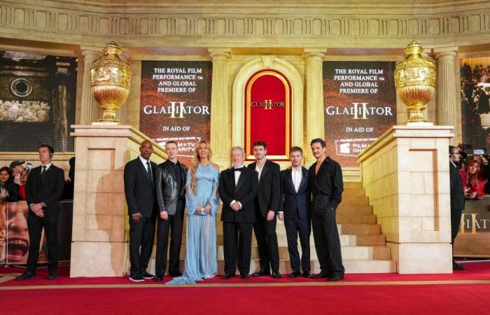 Paul Mescal, Connie Nielsen et Denzel Washington ont foulé le tapis rouge lors de la première royale de Londres de “Gladiator II” — photos