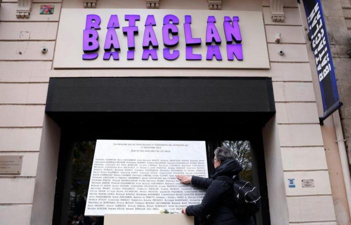 “Nous n’oublierons jamais”, Paris rend hommage aux victimes