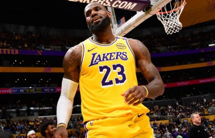 LeBron James écrase les fans de la NBA avec un troisième triple-double consécutif à 39 ans lors de la victoire des Lakers