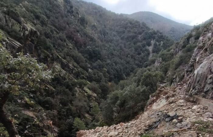 La montagne s’effondre, une route complètement détruite dans les Pyrénées-Orientales