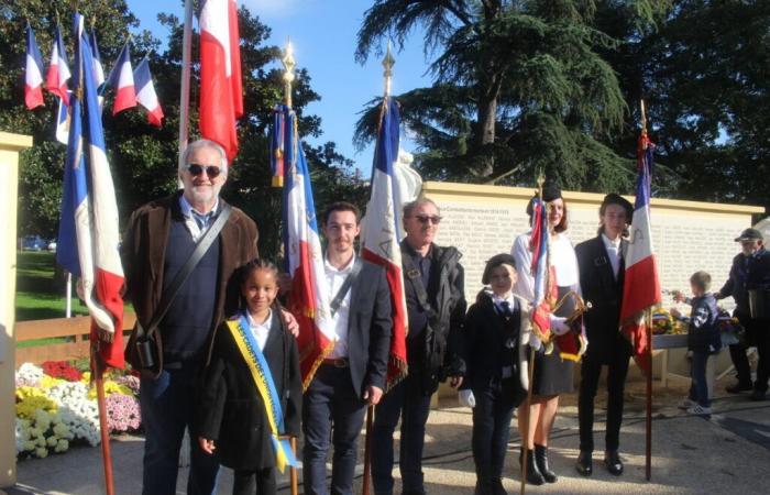 Dans cette commune du Lot-et-Garonne, ces enfants deviennent porte-drapeaux pour prendre le relais