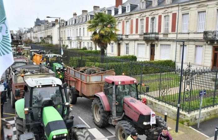 “Devant la préfecture”, la FDSEA de Dordogne appelle les agriculteurs à manifester avec leurs tracteurs