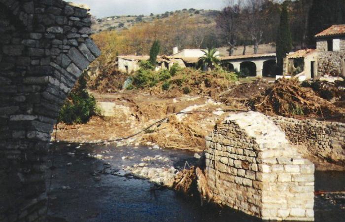 dans les Corbières, « les eaux tumultueuses ont fait sauter le mur en amont et ont traversé la cave de la coopérative »