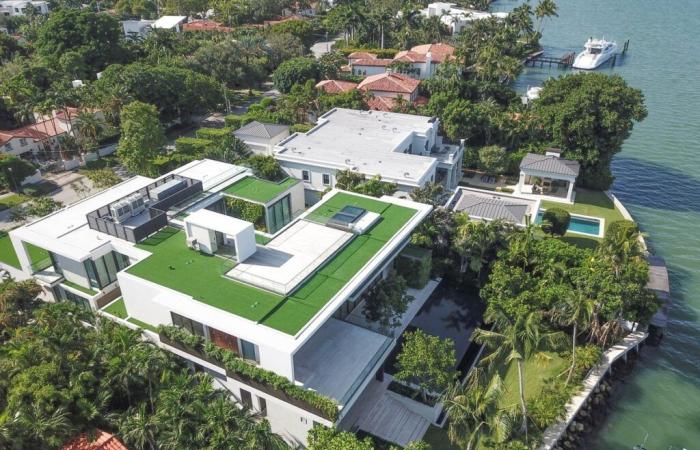 9 chambres, 12 salles de bain… leur nouvelle villa à Miami est dingue, « C’est Beckingham Palace »