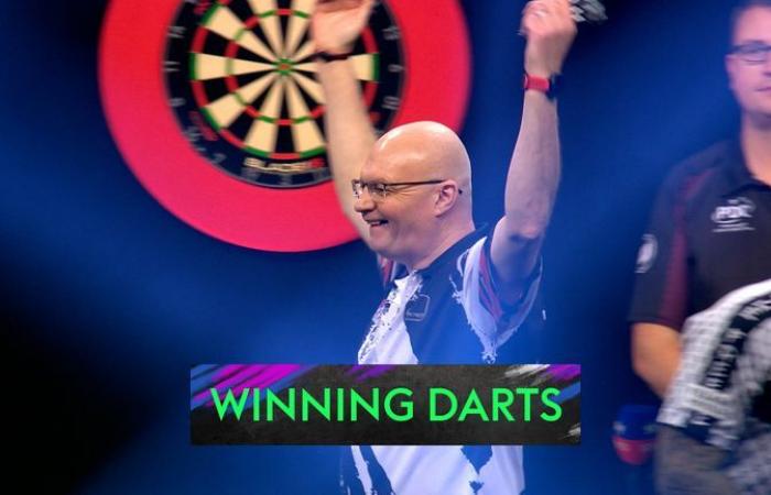 Grand Chelem de fléchettes 2024 : Cameron Menzies surprend James Wade pour atteindre les quarts de finale alors que Rob Cross éblouit en double