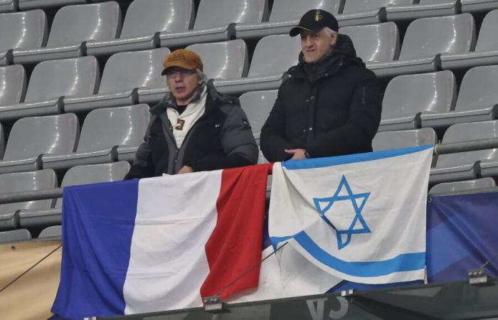 public pauvre, quelques sifflets et trois présidents… climat étrange au Stade de France