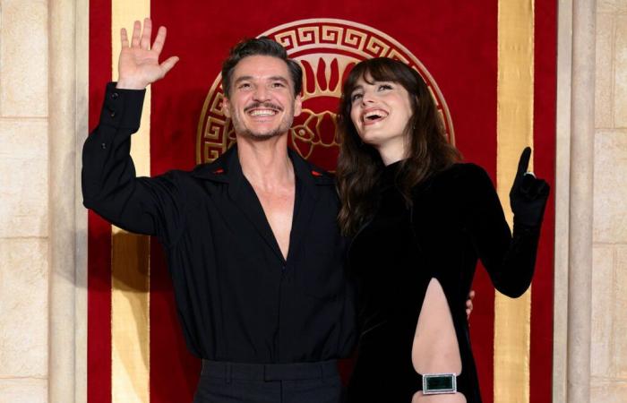 Pedro Pascal au bras de sa petite sœur Lux pour la première de « Gladiator II » à Londres