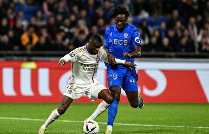 Clinton Mata est finalement resté à Lyon