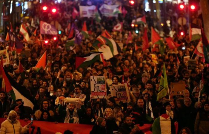 Paris. Des milliers de personnes manifestent contre le gala « Israël est éternel »