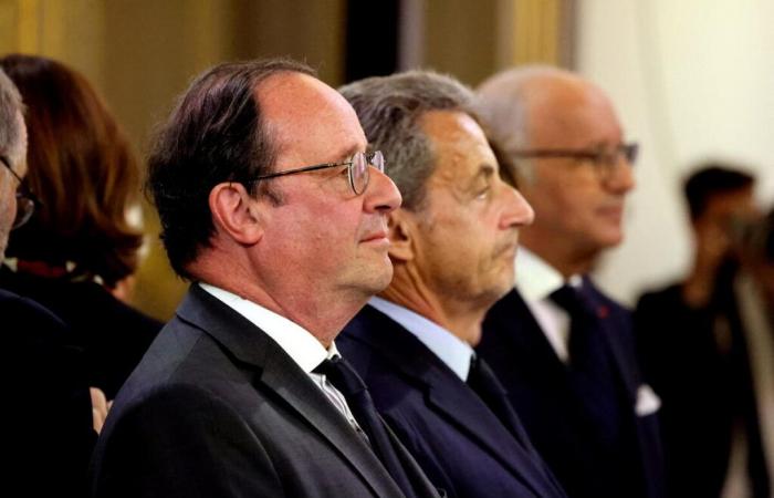 Nicolas Sarkozy et François Hollande côte à côte, mais ce détail hilarant dit tout de leur relation